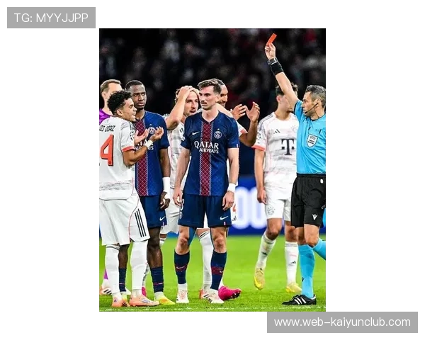 巴黎遭遇拜仁2-1败北，梅开二度的迪亚斯成为焦点，2021巴黎拜仁